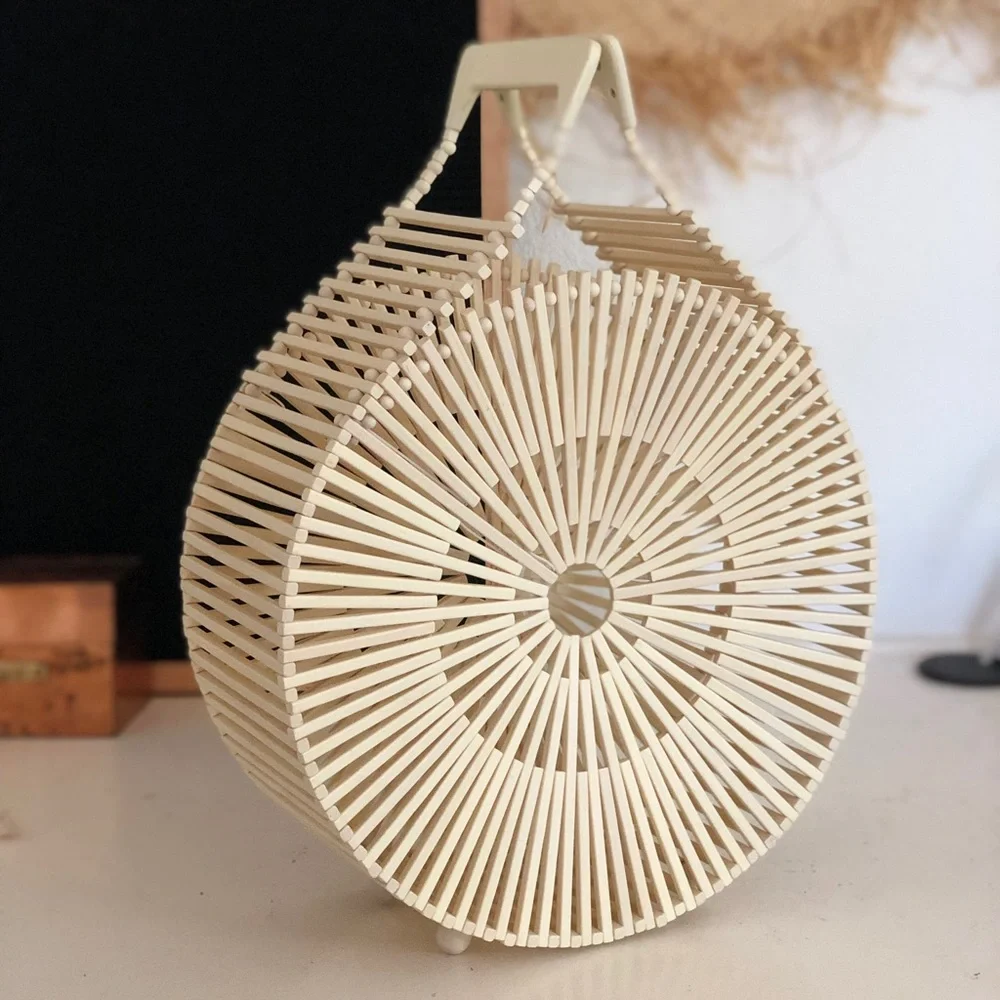 Cult Gaia Zaha Bag Ash, Cream
